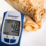 Piatto sano con alimenti consigliati per abbassare rapidamente il diabete.