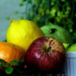 Frutta fresca e colorata ideale per depurare il fegato e promuovere il benessere.