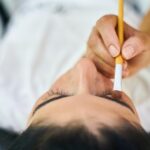 Sopracciglia curate e definite, suggerimenti di bellezza da un'esperta.