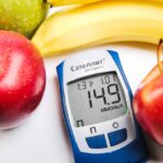 Frutta consigliata per diabetici, con attenzione a varietà a basso indice glicemico.